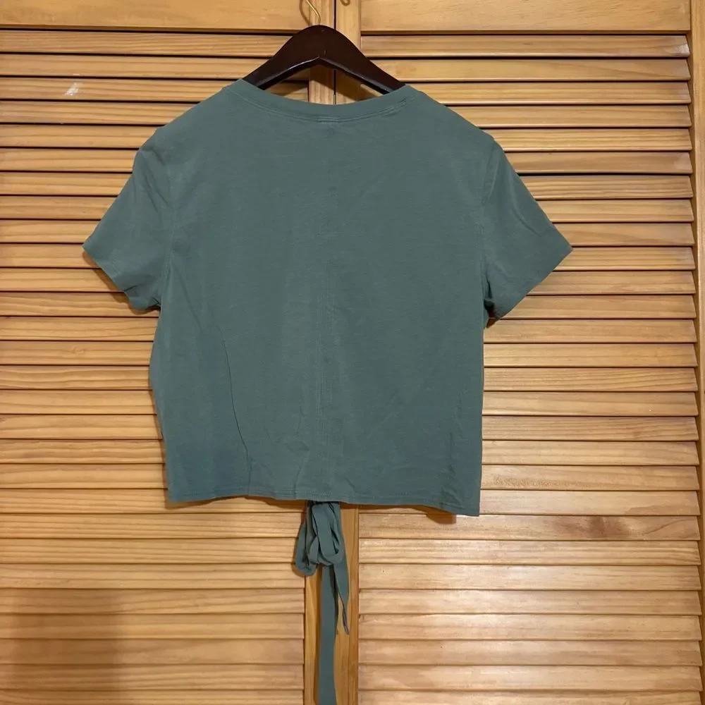 Lululemon Athletica Green Knot-Front Women Top